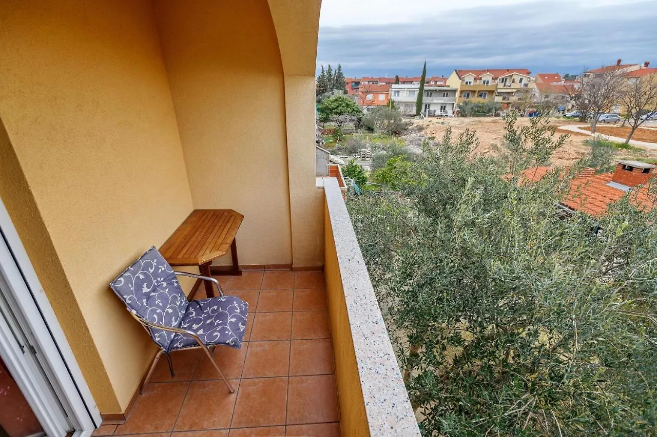 Comfort Apartments In Peaceful Area Zadar - With Garden