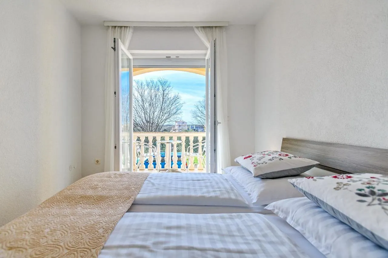 Comfort Apartments In Peaceful Area Zadar - With Garden